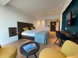Twin Room with Lateral Sea View room in Vayamundo Oostende