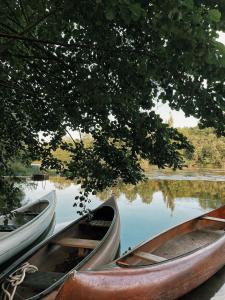Vintage tent at the Lovsin Estate
