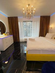 1 room 65m2 center of Obolon near River side.