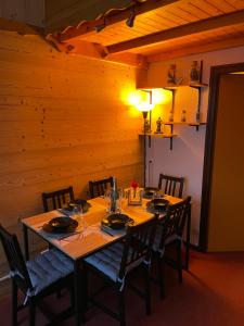 Appartements Appartement Plein Sud Cosy 6 personnes tres bien equipe ,Vue splendide, Terrasse, Spacieux,Bien situe, Randonnees,Ski : photos des chambres