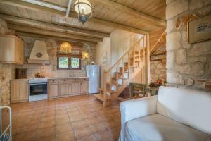 Myrties stone houses - Arekia