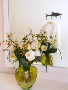 Yellow Sun Marine Apt