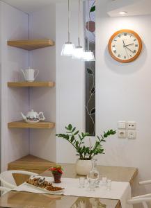 Yellow Sun Marine Apt