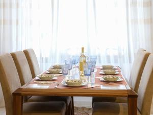 Yellow Sun Marine Apt