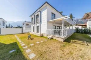 Brand New Villa with Full Amenities - 贝尔迪比