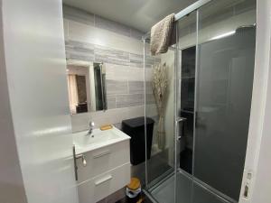 Le Glacier BY HOLIDIEPPE