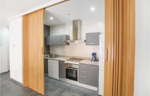 Lovely Apartment In Dolores With Wifi