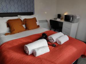 Private En-Suite - TV - Fridge - Microwave