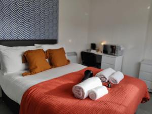 Private En-Suite - TV - Fridge - Microwave