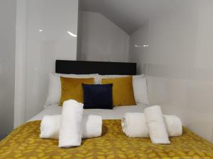 Private En-Suite - TV - Fridge - Microwave