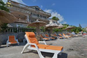 Deluxe One-Bedroom Apartment with Balcony and Sea View room in Apartments Palace Mira Mare