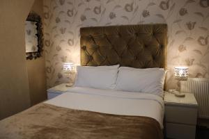 Standard  Double Room - Second Floor room in The Mardonia