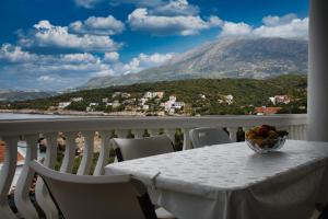 One-Bedroom Apartment room in Villa Perla