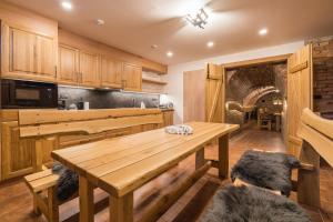 Vinoza - ubytování a vinný sklep Velké Bílovice Rulandová