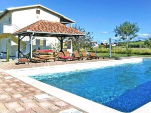 Apartment in Privlaka near Sandy Beaches