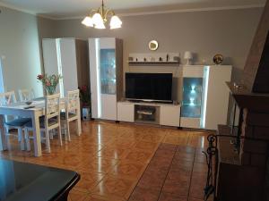 Holiday house with swimming pool in Morzyczyn