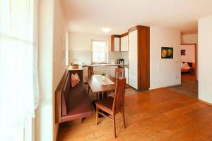 Apartment in Naz-Sciaves with garden