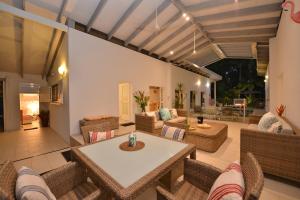 Pavilions in the Palms Heated Pool Short Path To Beach Five Bedrooms Sleeps 14
