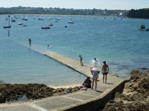 Maisons de vacances Holiday Home in Terenez with Stunning Sea View : photos des chambres