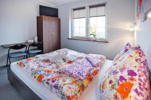 Comfortable apartment, 5 bedrooms, summer pool