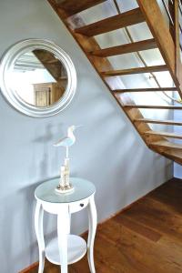 Maisons de vacances Holiday Home in Chenac with Stunning Terrace Views : photos des chambres