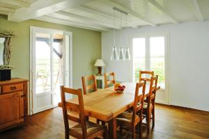 Maisons de vacances Cottage, Chenac-St-Seurin-d'Uzet : Maison de Vacances 4 Chambres