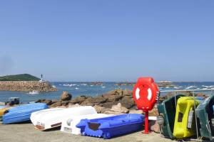 Maisons de vacances Villa in Perros-Guirec near Pink Granite Coast : photos des chambres