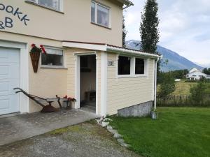 Elvebakk Bed & Breakfast