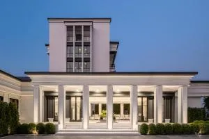 Manhattan Pattaya Hotel - SHA Extra Plus - Ban Krathing Lai