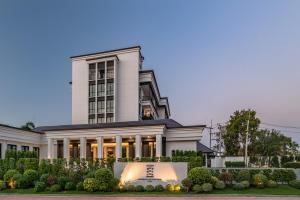 Manhattan Pattaya Hotel - SHA Extra Plus