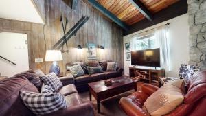 Horizons 4 #150 Condo