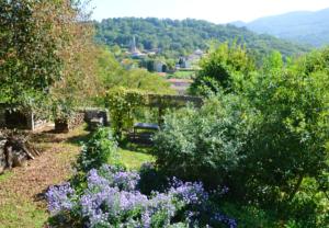 Maisons de vacances Maison de 2 chambres avec piscine partagee jardin clos et wifi a Gembrie : photos des chambres