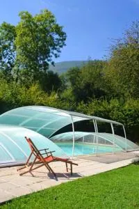 Maison charmante à Gembrie + Piscine partagée & vue montagne - Siradan