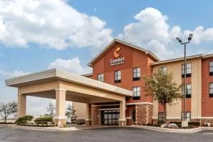 Comfort Inn & Suites Shawnee North near I-40 - Wewoka