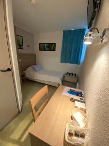 Single Room - Disability Access room in HOTEL RESTAURANT OLYMPE