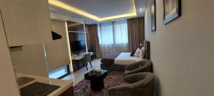 Deluxe Double Room with Sea View room in Palm Ville Suites