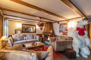 Hotels Les Monts Charvin : photos des chambres