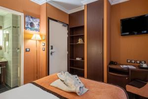 Hotels Hotel Saint Honore 85 : photos des chambres