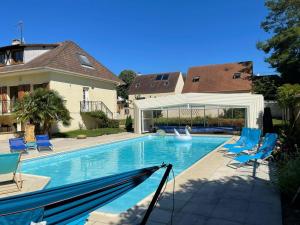 Maisons de vacances L'Annexe- guest house avec piscine studio avec coin chambre : photos des chambres