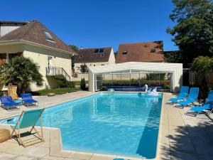 Maisons de vacances L'Annexe- guest house avec piscine studio avec coin chambre : photos des chambres