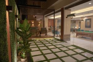 Demure -Razin Serviced Apartments