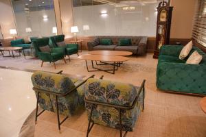 Demure -Razin Serviced Apartments