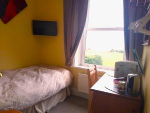 Single Room with Sea View room in Green View Guest House