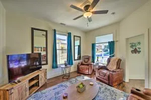 Riverside House with Yard about 1 Mi to Downtown! - 里弗赛德