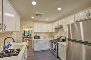 Riverside House with Yard about 1 Mi to Downtown!