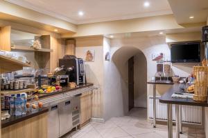 Hotels Hotel Saint Honore 85 : photos des chambres