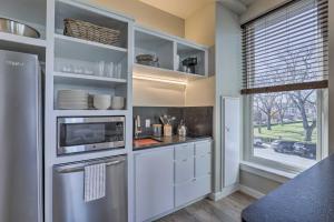 Stylish San Marcos Apt in the Heart of Dwtn!