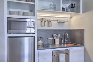 Centrally Located San Marcos Unit with Parking!