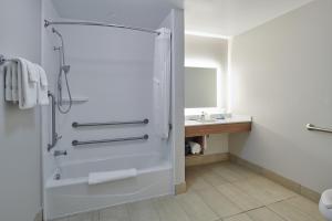 Queen Studio - Disability Access room in Holiday Inn Express - El Paso - Sunland Park Area an IHG Hotel