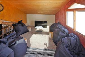 Maisons de vacances Scenic Village Home with Lake Panorama : photos des chambres